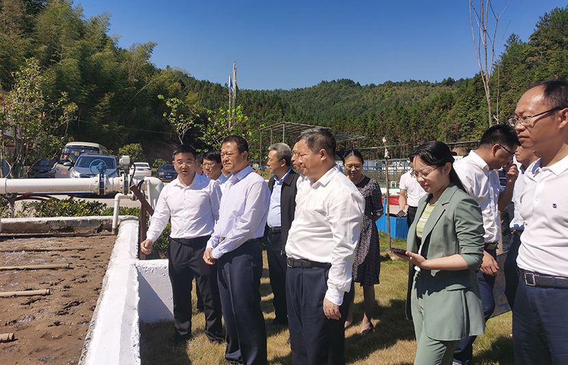 贛州市市委副書記、市長李克堅(jiān)一行蒞臨挺進(jìn)環(huán)保定南上下營稀土尾水處理站調(diào)研督導(dǎo)